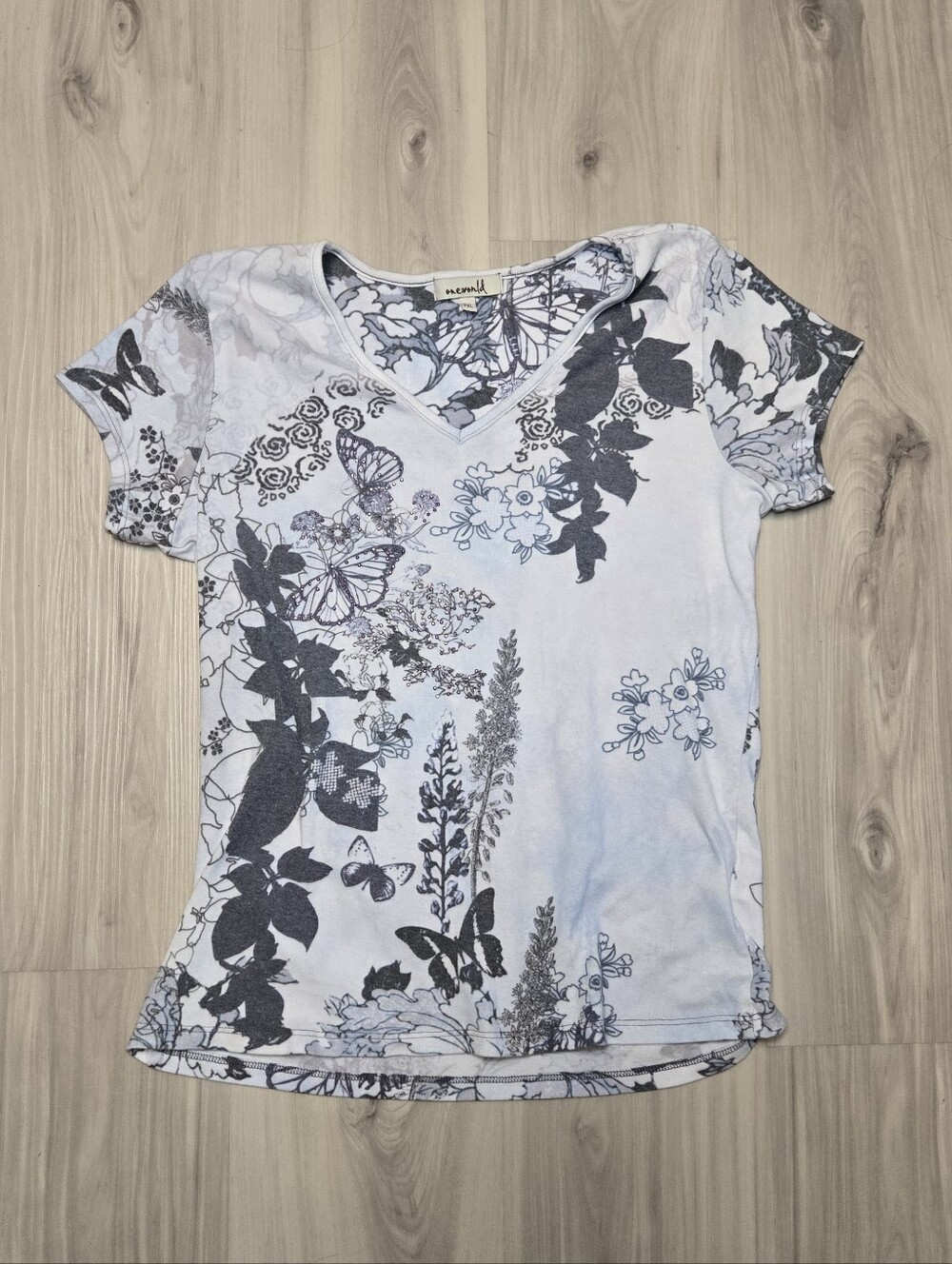 Y2K One World Graphic Tee PXL - Embellished Butterfly & Sakura Floral V-Neck Top